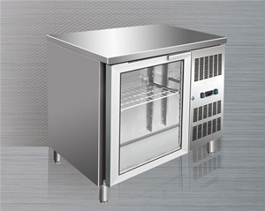 Single glass door platform refrigerator